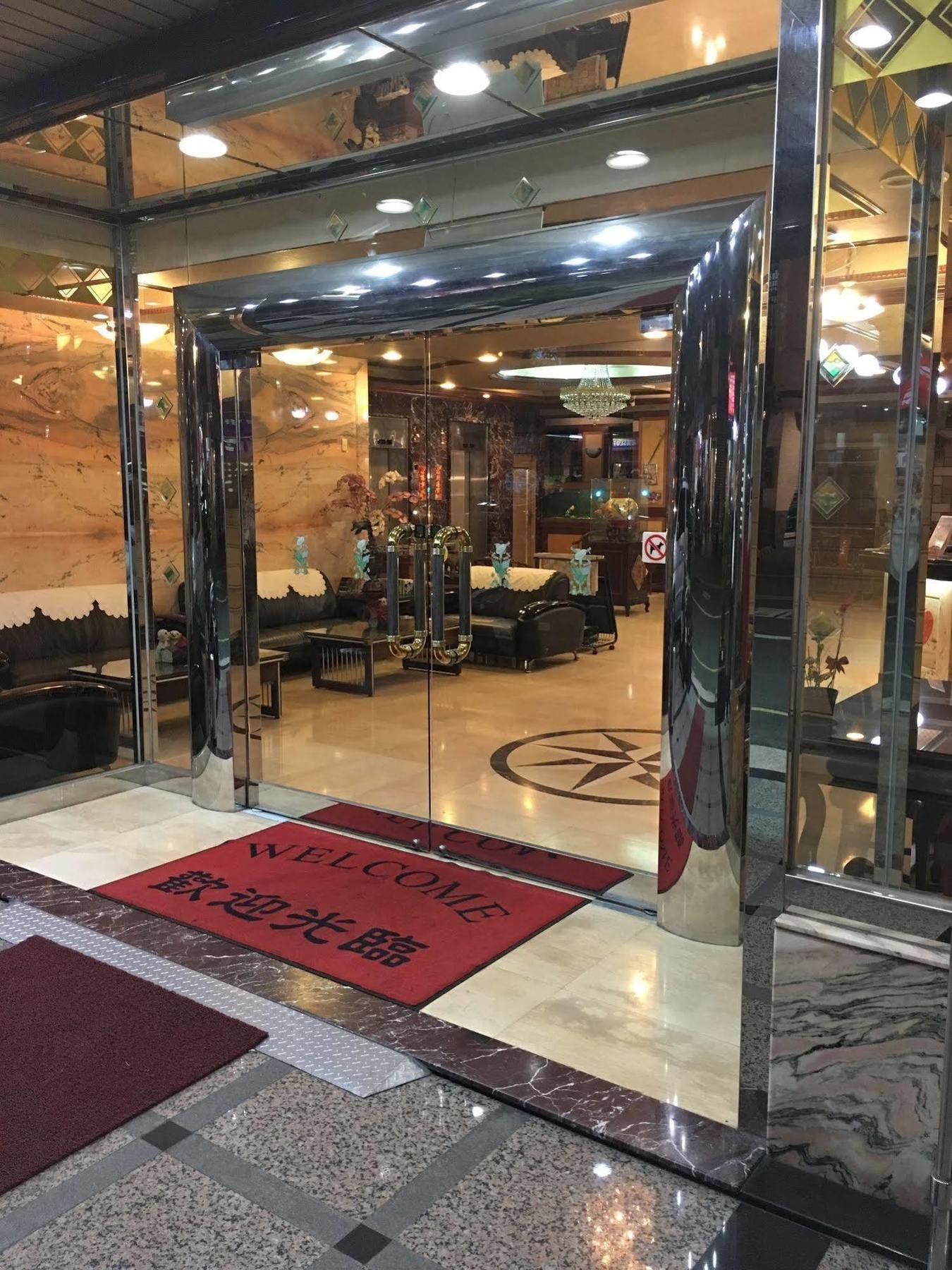 فندق صن رايز تاينان المظهر الخارجي الصورة